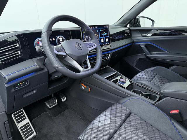 Volkswagen TIGUAN R-Line-Edition 1.5 110 kW / 150 pk eTSI Automaat | Wegklapbare trekhaak | Panoramadak | Stoelmassage | Apple Carplay / Android Auto |