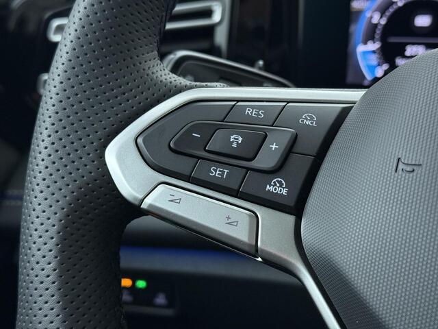 Volkswagen TIGUAN R-Line-Edition 1.5 110 kW / 150 pk eTSI Automaat | Wegklapbare trekhaak | Panoramadak | Stoelmassage | Apple Carplay / Android Auto |