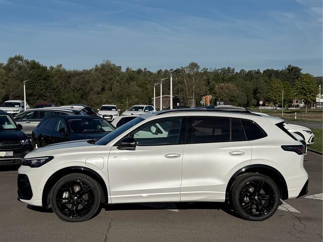 Volkswagen TIGUAN 272pk 1.5 eHybrid R-Line Pano Tr-haak IQ-light 20-Inch
