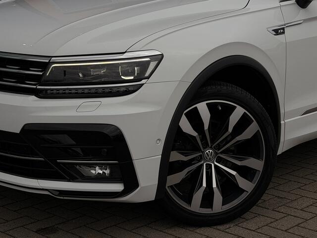 Volkswagen TIGUAN 2.0 TSI 4Motion R-LINE 220PK | ACC | Pano | Stoelmassage | 20 inch | Stoel/Stuurverwarming | Achteruitrijcamera | Apple Carplay |