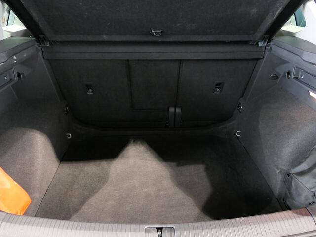 Volkswagen TIGUAN 1.5 TSI Life Business - Navi - Stuur en stoelverw - Sensor V+A