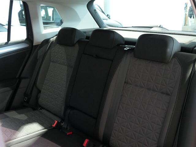 Volkswagen TIGUAN 1.5 TSI Life Business - Navi - Stuur en stoelverw - Sensor V+A