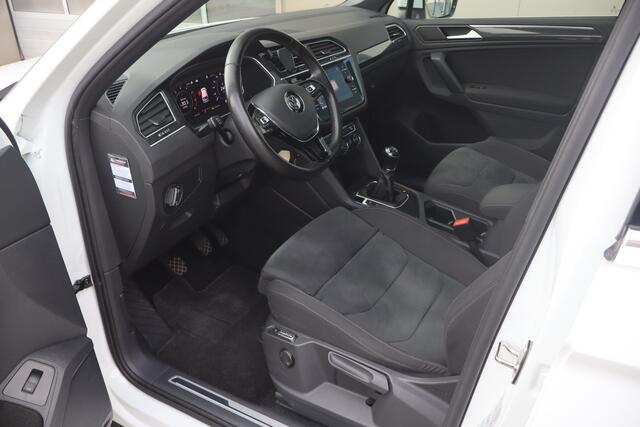 Volkswagen TIGUAN 1.5 TSI Comfortline Business - NL Auto!! Stoelmassage+verw I Pano I Adap Cruise