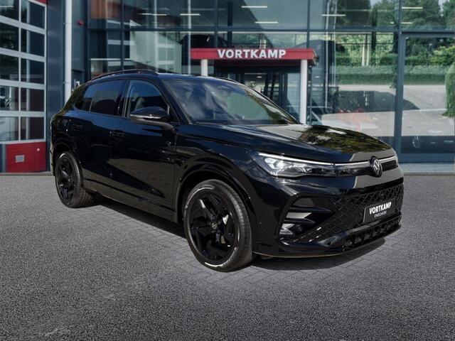 Volkswagen TIGUAN 1.5 eTSI R-LINE TREKHAAK/CAMERA/ELEK-KLEP/ACC/IQ/STOEL+STUURVERW