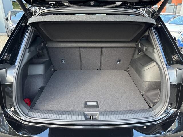 Volkswagen TIGUAN 1.5 eTSI R-LINE TREKHAAK/CAMERA/ELEK-KLEP/ACC/IQ/STOEL+STUURVERW