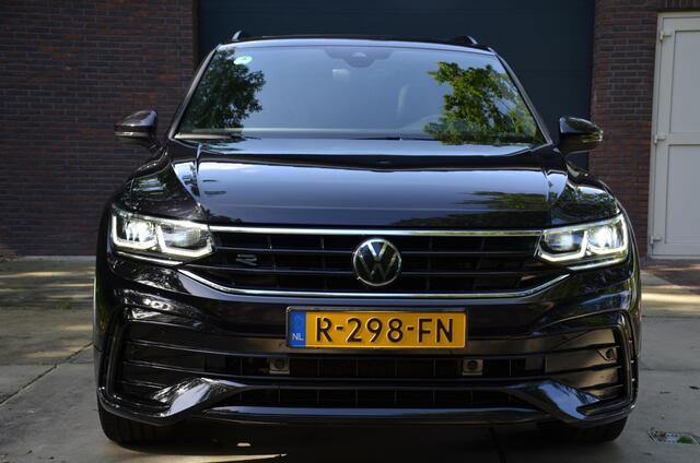 Volkswagen TIGUAN 1.4 TSI eHybrid R-Line Business+ Automaat/Navi/Pdc/Ecc/Achteruitrijcamera/Panoramadak/Virtueel dashboard/Privacy-Glass/Cr-Controle/20-Inc Lmv/Cruise control adaptief/Koplampverlichting LED Matrix/Trekhaak