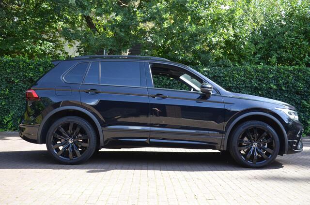 Volkswagen TIGUAN 1.4 TSI eHybrid R-Line Business+ Automaat/Navi/Pdc/Ecc/Achteruitrijcamera/Panoramadak/Virtueel dashboard/Privacy-Glass/Cr-Controle/20-Inc Lmv/Cruise control adaptief/Koplampverlichting LED Matrix/Trekhaak