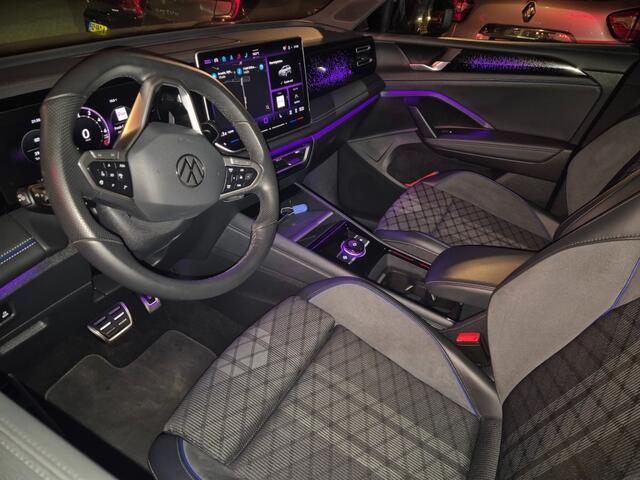 Volkswagen TIGUAN 1,5 eHybrid 204 Pk R-Line Edt Trekhaak Panorama Side Assist Blackstyle