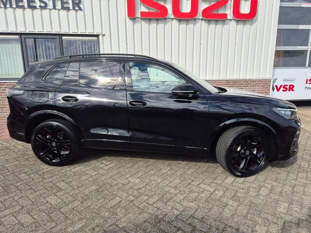 Volkswagen TIGUAN 1,5 eHybrid 204 Pk R-Line Edt Trekhaak Panorama Side Assist Blackstyle