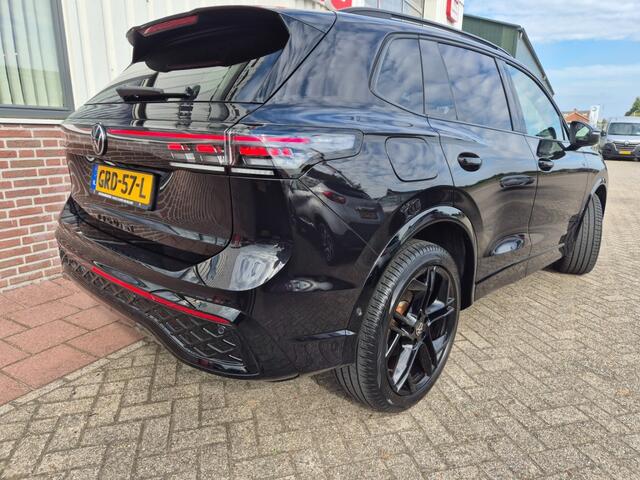 Volkswagen TIGUAN 1,5 eHybrid 204 Pk R-Line Edt Trekhaak Panorama Side Assist Blackstyle