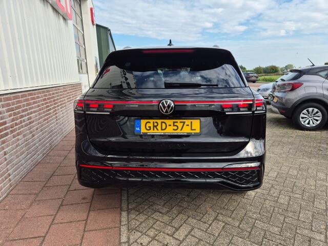 Volkswagen TIGUAN 1,5 eHybrid 204 Pk R-Line Edt Trekhaak Panorama Side Assist Blackstyle