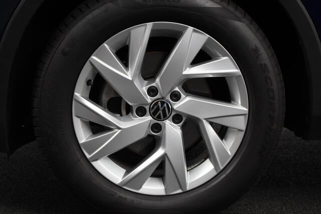 Volkswagen TIGUAN Allspace 1.5 TSI 150pk DSG Life 7p. Navigatie Climate Control Adaptieve cruise control Achteruitrijcamera Trekhaak Virtual Cockpit Elektrische achterklep Stoelverwarming Led Lichtmetalen velgen Parkeersensoren