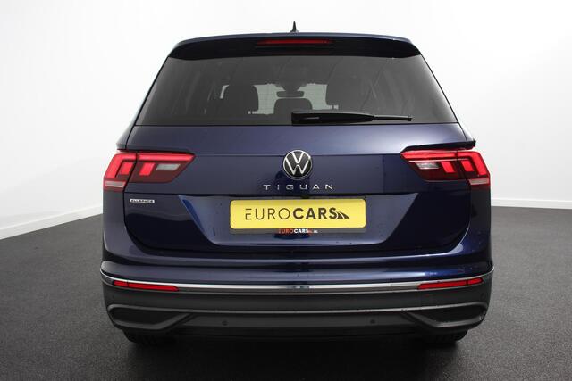 Volkswagen TIGUAN Allspace 1.5 TSI 150pk DSG Life 7p. Navigatie Climate Control Adaptieve cruise control Achteruitrijcamera Trekhaak Virtual Cockpit Elektrische achterklep Stoelverwarming Led Lichtmetalen velgen Parkeersensoren