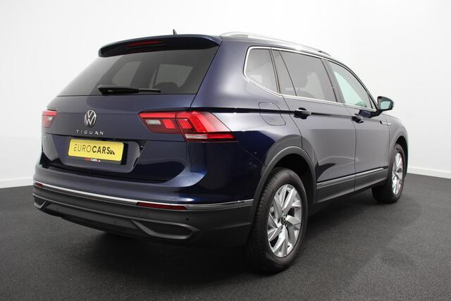Volkswagen TIGUAN Allspace 1.5 TSI 150pk DSG Life 7p. Navigatie Climate Control Adaptieve cruise control Achteruitrijcamera Trekhaak Virtual Cockpit Elektrische achterklep Stoelverwarming Led Lichtmetalen velgen Parkeersensoren
