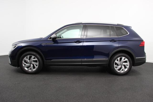 Volkswagen TIGUAN Allspace 1.5 TSI 150pk DSG Life 7p. Navigatie Climate Control Adaptieve cruise control Achteruitrijcamera Trekhaak Virtual Cockpit Elektrische achterklep Stoelverwarming Led Lichtmetalen velgen Parkeersensoren