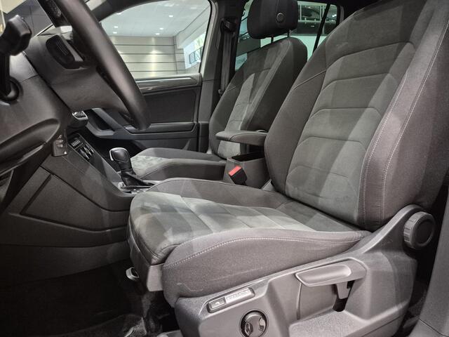 Volkswagen TIGUAN 1.5 TSI ACT R-line | Panoramadak | Massage | Adaptieve cruise control | Stoelverwarming |