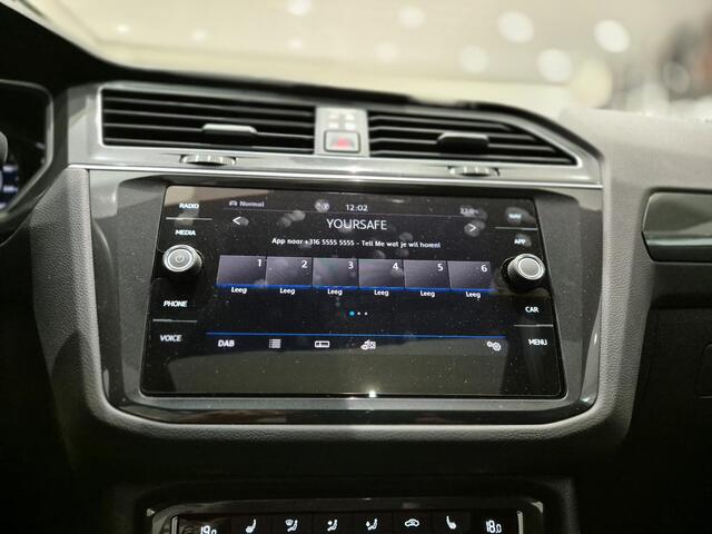 Volkswagen TIGUAN 1.5 TSI ACT R-line | Panoramadak | Massage | Adaptieve cruise control | Stoelverwarming |