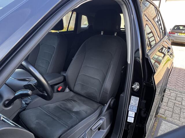 Volkswagen TIGUAN 2.0 TDI 4Motion Highline Business R Black Style / Head Up / 360 Camera / Adaptief Demping / 20" Black Style Velg / Afn Trek Haak / CarPlay / Digi Dash / Afn Trekhaak / Privacy Glas / Navigatie / 1e Eigenaar!