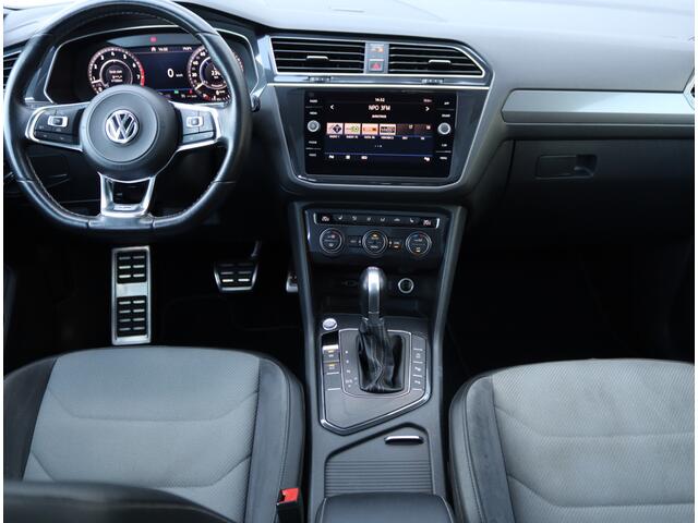 Volkswagen TIGUAN Allspace 1.4 TSI Highline R-line 7p. | Pano | Trekhaak | NAP