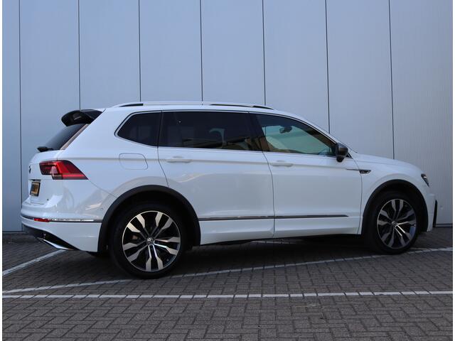 Volkswagen TIGUAN Allspace 1.4 TSI Highline R-line 7p. | Pano | Trekhaak | NAP
