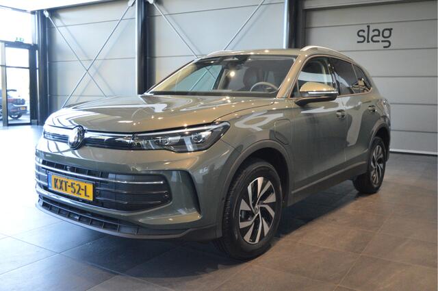 Volkswagen TIGUAN 1.5 eHybrid Life carplay cruise camera led 17 inch !!
