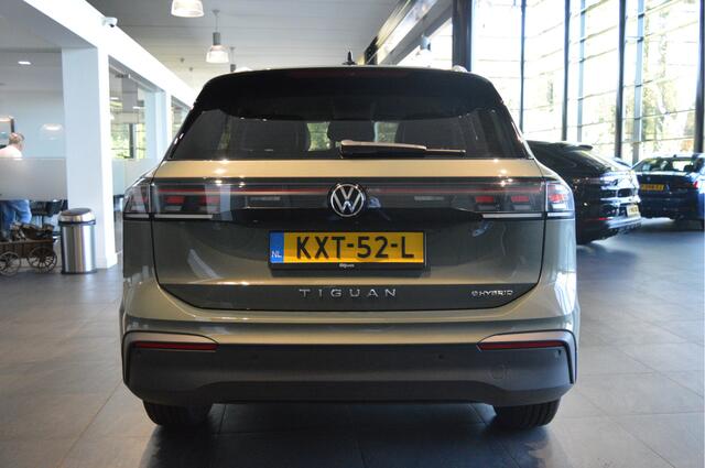 Volkswagen TIGUAN 1.5 eHybrid Life carplay cruise camera led 17 inch !!