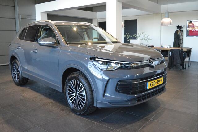 Volkswagen TIGUAN 1.5 eHybrid Life carplay cruise camera led 18 inch !!