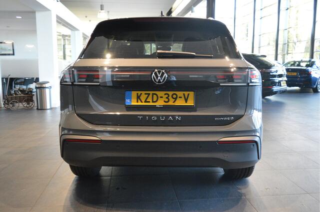 Volkswagen TIGUAN 1.5 eHybrid Life carplay cruise camera led 18 inch !!