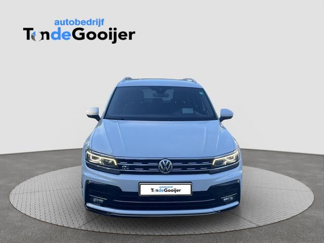 Volkswagen TIGUAN 1.4 TSi DSG 4Motion Highline R-LINE | LEER | EL. TREKHAAK | 360 CAMERA | 20"| HUD | STANDKACHEL |