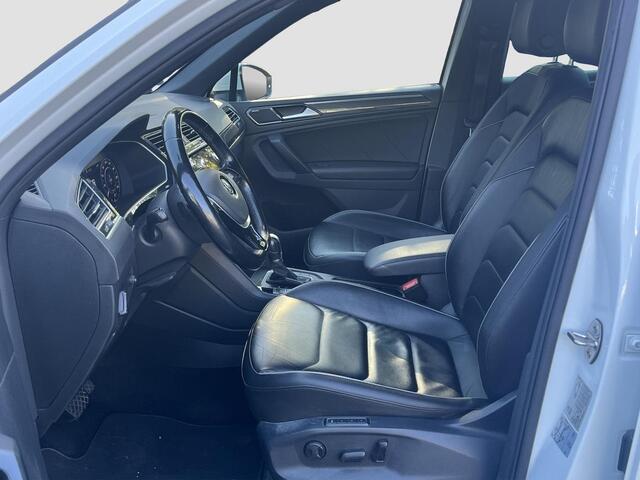 Volkswagen TIGUAN 1.4 TSi DSG 4Motion Highline R-LINE | LEER | EL. TREKHAAK | 360 CAMERA | 20"| HUD | STANDKACHEL |