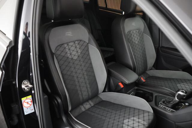 Volkswagen TIGUAN 1.5 TSI 150pk DSG R-Line Business+ Trekhaak Camera Keyless Stoelverwarming Panoramadak Navigatie