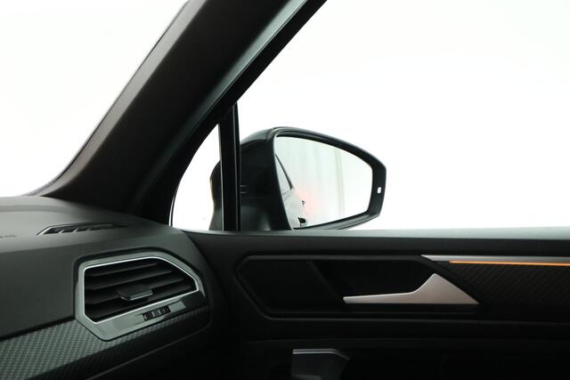 Volkswagen TIGUAN 1.5 TSI 150pk DSG R-Line Business+ Trekhaak Camera Keyless Stoelverwarming Panoramadak Navigatie