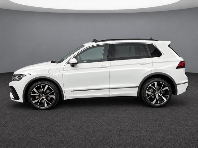 Volkswagen TIGUAN 1.4 TSI 245pk DSG eHybrid R-Line Business+ · Panoramadak · Camera · Wegklapbare Trekhaak · Apple/Android Car Play · 20'' Inch · Dodehoeksensor · Stoelverwarming ·