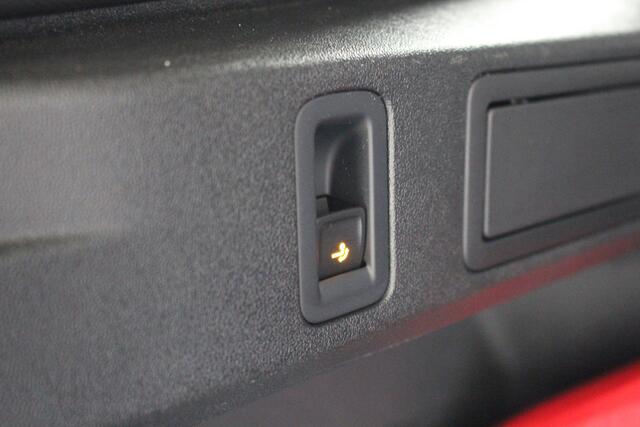 Volkswagen TIGUAN 1.5 eTSI DSG Goal Edition Navigatie | Trekhaak | Matrix Led | Keyless Entry | Easy Open achterklep