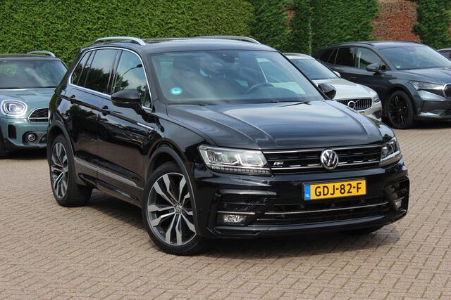 Volkswagen TIGUAN 1.5 TSI ACT Highline Business 3x R-line / Trekhaak / 360Camera / Navigatie / 20'' / Stoelverwarming / Dodehoek / DAB / ACC