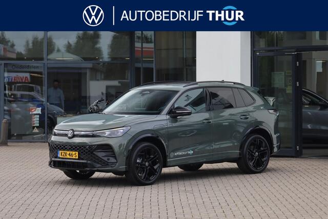 Volkswagen TIGUAN 1.5 eHybrid R-Line Edition 204PK / 150kW DSG, Verwarmbare voorstoelen, verwarmbaar multifunctioneel lederen stuurwiel, wegklapbare trekhaak, panoramadak, dodehoekdetectie (Side Assist), Black Style Pakket, 20" 'York' LMV, draadloos Apple Carplay & Android Auto, achteruitrijcamera (Rear View), parkeersensoren voor en achter (PDC), LED Matrix (IQ.Lights), parkeerassistent (Park Assist Pro), 'Discover' navigatie, DAB+, 3-zone climatronic, elektrisch verstel-, verwarm- en inklapbare buitenspiegels, adaptieve onderstelregeling (DCC Pro), ErgoActive voorstoelen met massagefunctie etc.