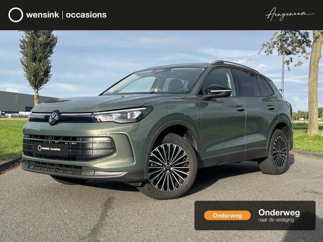 Volkswagen TIGUAN 1.5 eTSI Life Edition | Trekhaak | 360 Camera | IQ.Light | Harman/Kardon | Keyless | Infotainment Package Discover | DAB | Apple CarPlay/Android Auto | Adaptieve Cruise Control | Ele.kofferdeksel |