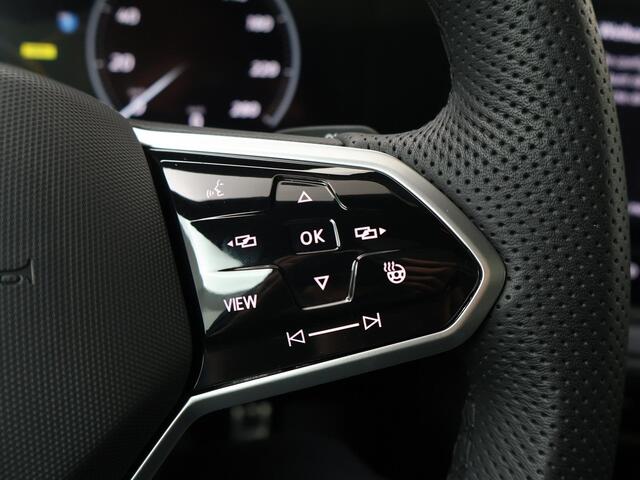 Volkswagen TOUAREG 3.0 TSi eHybrid 4MOTION R | 462 PK | Trekhaak ( elektrisch wegklapbaar ) | Luchtvering | Head-Up display | HD Matrix verlichting |