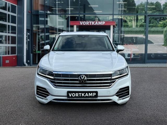 Volkswagen TOUAREG 3.0 TSI ELEGANCE 4MOTION EHYBRID PANO-DAK/TREKHAAK/LEDER/CAMERA