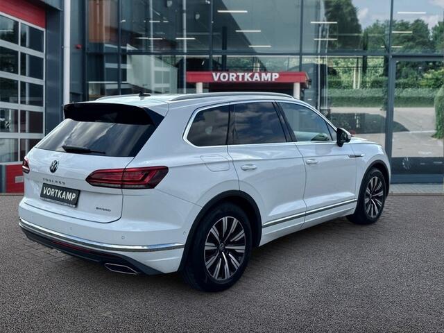 Volkswagen TOUAREG 3.0 TSI ELEGANCE 4MOTION EHYBRID PANO-DAK/TREKHAAK/LEDER/CAMERA