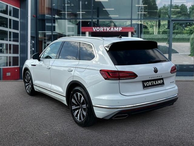 Volkswagen TOUAREG 3.0 TSI ELEGANCE 4MOTION EHYBRID PANO-DAK/TREKHAAK/LEDER/CAMERA