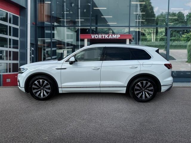 Volkswagen TOUAREG 3.0 TSI ELEGANCE 4MOTION EHYBRID PANO-DAK/TREKHAAK/LEDER/CAMERA