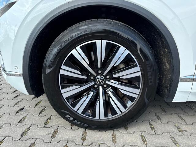 Volkswagen TOUAREG 3.0 TSI ELEGANCE 4MOTION EHYBRID PANO-DAK/TREKHAAK/LEDER/CAMERA