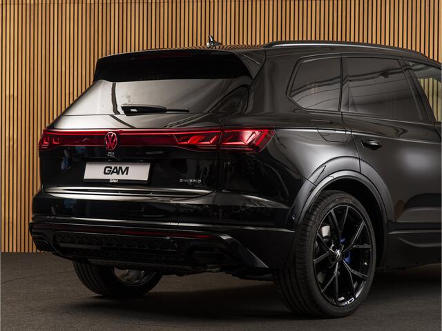 Volkswagen TOUAREG 3.0 TSi eHybrid 4MOTION R PANO-22"-MASSAGE