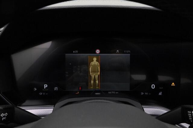 Volkswagen TOUAREG R 3.0 TSi 462 pk tiptronic E-Hybrid 4MOTION | Panoramadak | Trekhaak | Leder | Nachtzicht | Geheugen-/massagestoelen | Stoelventilatie | Rondomzicht camera