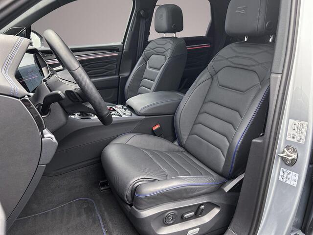 Volkswagen TOUAREG R 3.0 TSI eHybrid 462pk Tiptronic Trekhaak, Luchtvering, Panoramadak, Adaptive cruise control, Elektrische achterklep, LED matrix koplampen, 360 camera, Lederen bekleding