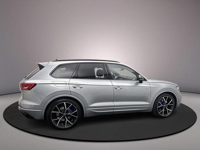 Volkswagen TOUAREG R 3.0 TSI eHybrid 462pk Tiptronic Trekhaak, Luchtvering, Panoramadak, Adaptive cruise control, Elektrische achterklep, LED matrix koplampen, 360 camera, Lederen bekleding