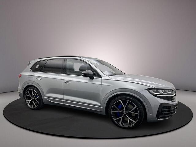 Volkswagen TOUAREG R 3.0 TSI eHybrid 462pk Tiptronic Trekhaak, Luchtvering, Panoramadak, Adaptive cruise control, Elektrische achterklep, LED matrix koplampen, 360 camera, Lederen bekleding
