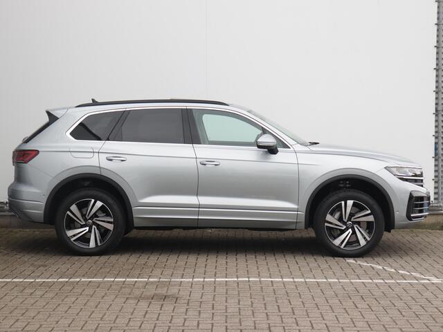 Volkswagen TOUAREG 3.0 TSi eHybrid 4MOTION Elegance | Luchtvering | Trekhaak (3500kg) | Panoramadak | Leder | 360° camera | Stoelverwarming en -ventilatie |