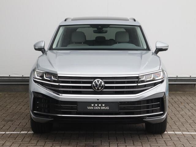 Volkswagen TOUAREG 3.0 TSi eHybrid 4MOTION Elegance | Luchtvering | Trekhaak (3500kg) | Panoramadak | Leder | 360° camera | Stoelverwarming en -ventilatie |